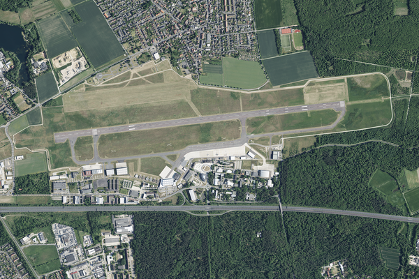 Forschungsflughafen, Bildflugdatum: Mai 2023 (Wird bei Klick vergrößert)