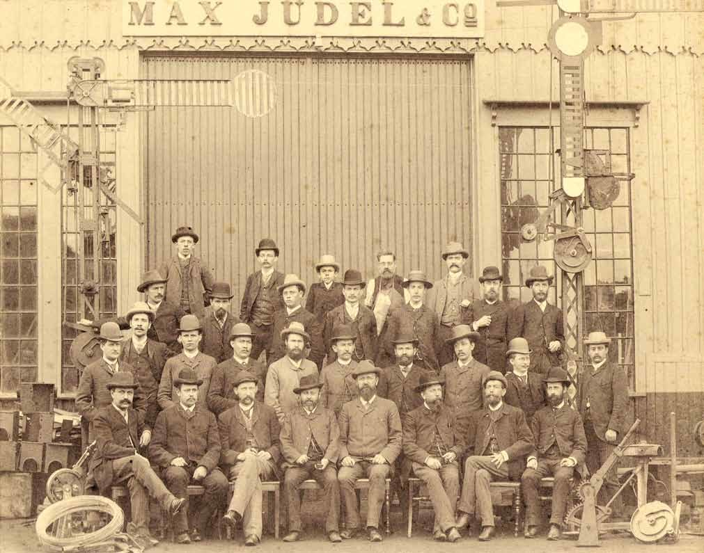 Mitarbeiter der Firma Jüdel & Co., eines der Pioniere der Weichen- und Signaltechnik für Eisenbahnen (Zoom on click)