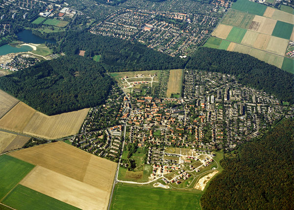 Luftbild von Mascherode, Blickrichtung von Süden aus dem Jahr 2004 (Wird bei Klick vergrößert)