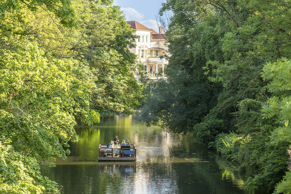 Braunschweig vom Wasser aus entdecken: Im Mai starten die Floßtouren auf der Oker. (Wird bei Klick vergrößert)