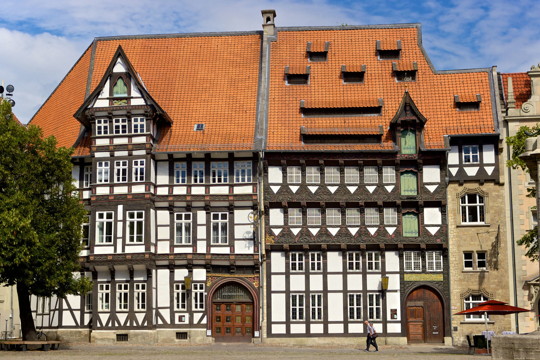 Von Veltheimsches Haus (links) und Huneborstelsches Haus (rechts) (Wird bei Klick vergrößert)