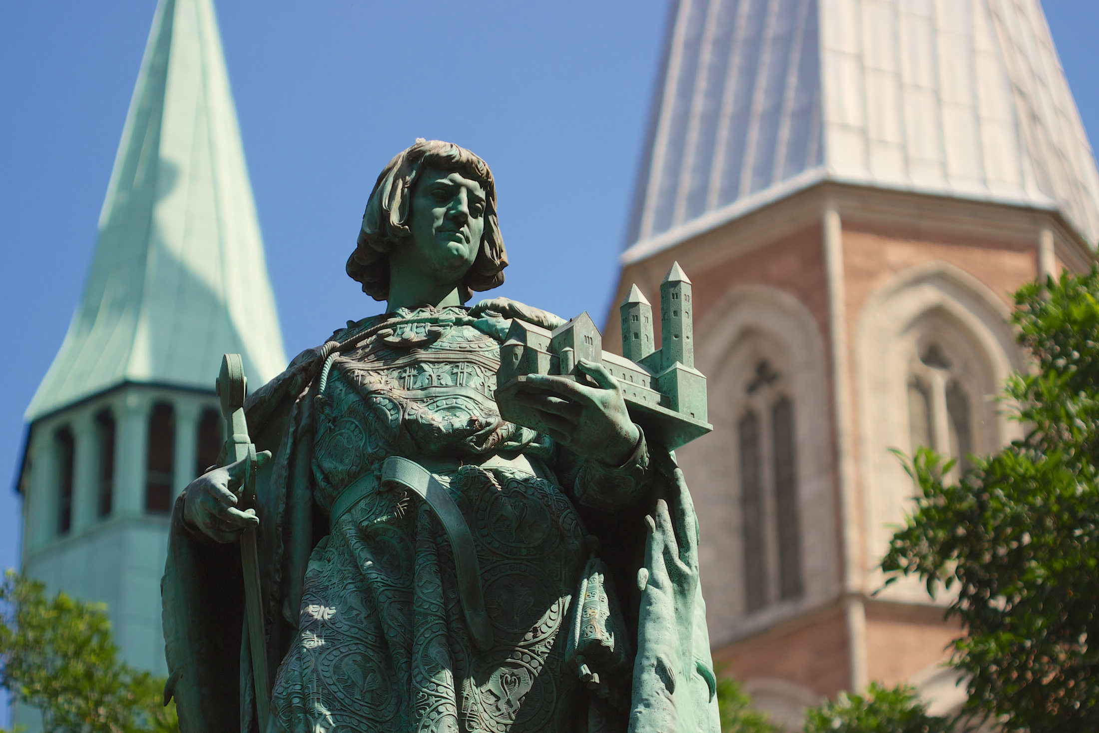 Bronzefigur Heinrichsbrunnen (Zoom on click)