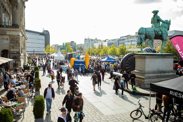 Blick auf den Schlossplatz beim trendsporterlebniss (Wird bei Klick vergrößert)