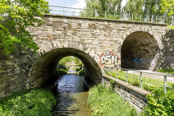 Durch den Bahndamm (Wird bei Klick vergrößert)