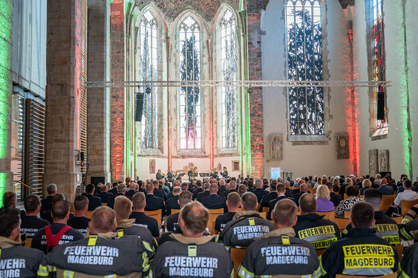 Festakt in der Johanniskirche in Magdeburg anlässlich des 150-jährigen  Bestehens der Berufsfeuerwehr Magdeburg. (Wird bei Klick vergrößert)