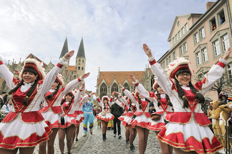 Höhepunkt des närrischen Treibens: Der größte Karnevalsumzug Norddeutschlands findet am 3. März in der Löwenstadt statt.