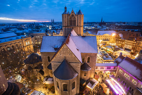 Im Dezember können sich Braunschweigerinnen, Braunschweiger und Gäste auf zahlreiche vorweihnachtliche Veranstaltungen vom Braunschweiger Weihnachtsmarkt bis zum Wintertheater freuen.