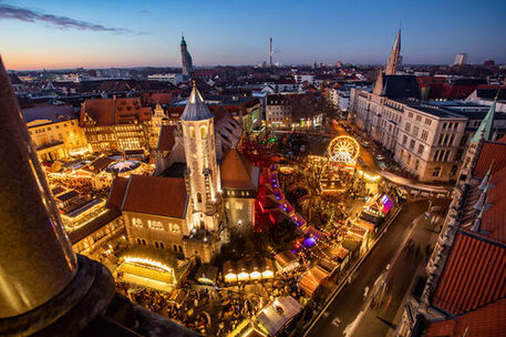 Weihnachtliche Löwenstadt: Der Braunschweiger Weihnachtsmarkt bringt vom 27. November bis zum 29. Dezember Adventsstimmung auf die Plätze rund um den Dom St. Blasii und die Burg Dankwarderode.