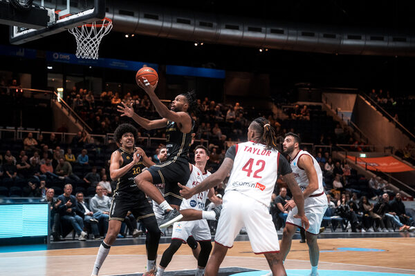 Die Basketball Löwen laden rund um die Feiertage zu drei Heimspielen in die Volkswagen Halle ein. (Wird bei Klick vergrößert)