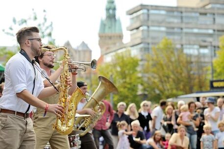 In der Braunschweiger Innenstadt gibt es das ganze Jahr über zahlreiche Veranstaltungshighlights – von Ausstellungen bis hin zu Livemusik in den Straßen.