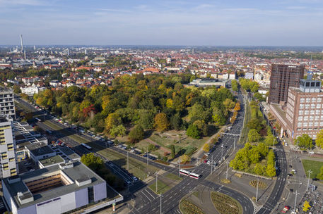 Das Bild zeigt eine Luftaufnahme des Bahnhofsquartiers.