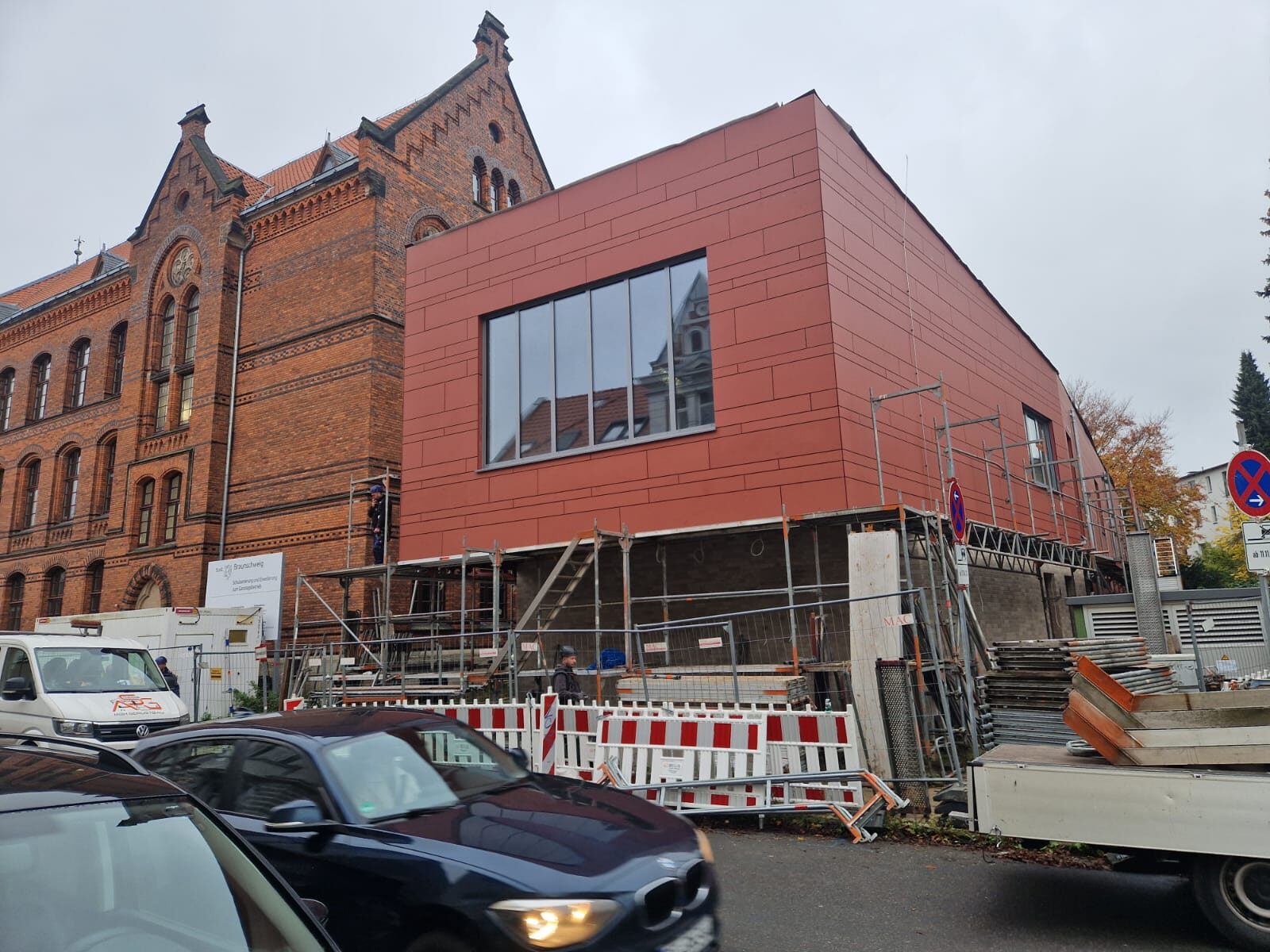 Das Bild zeigt den Neubau an der Grundschule Bültenweg (Wird bei Klick vergrößert)