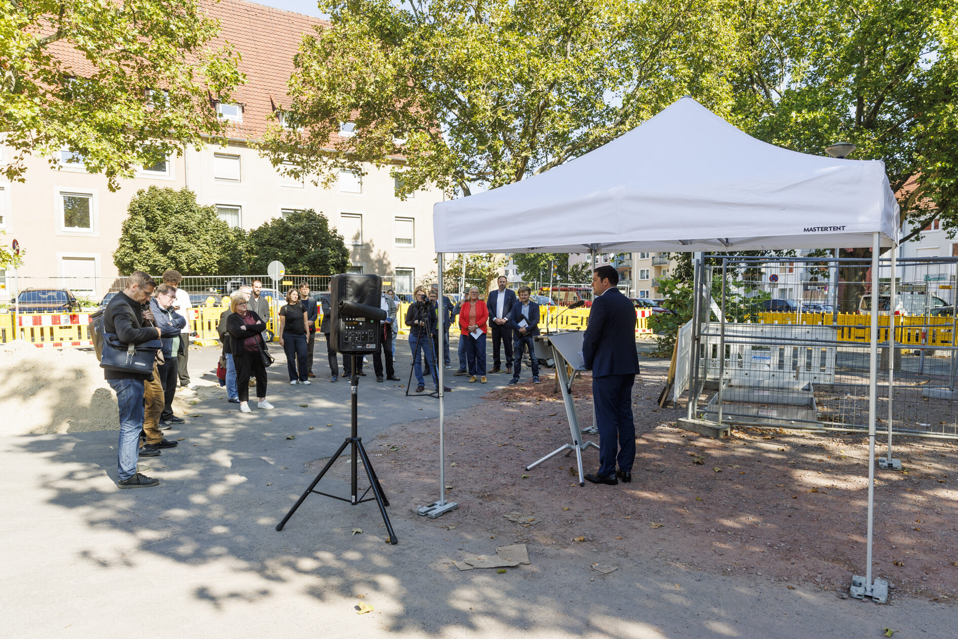 Das Bild zeigt den Parkplatz. (Wird bei Klick vergrößert)