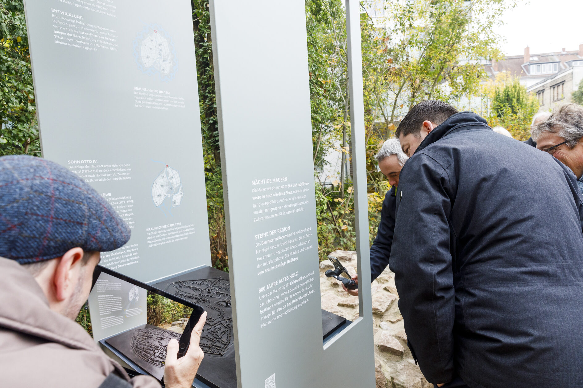 Einweihung Stadtmauer (Wird bei Klick vergrößert)