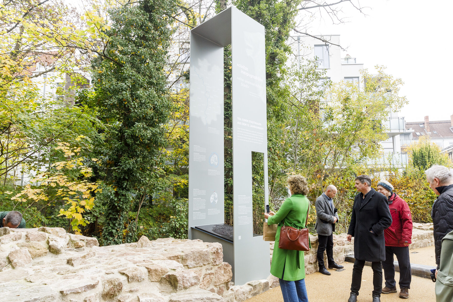 Einweihung Stadtmauer (Wird bei Klick vergrößert)