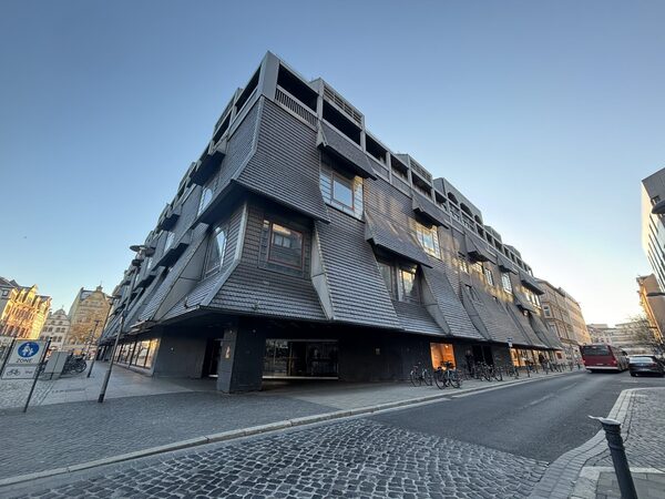 Das Bild zeigt das Gebäude am Gewandhaus, in dem das Haus der Musik entstehen soll (ehem. Karstadt) (Wird bei Klick vergrößert)