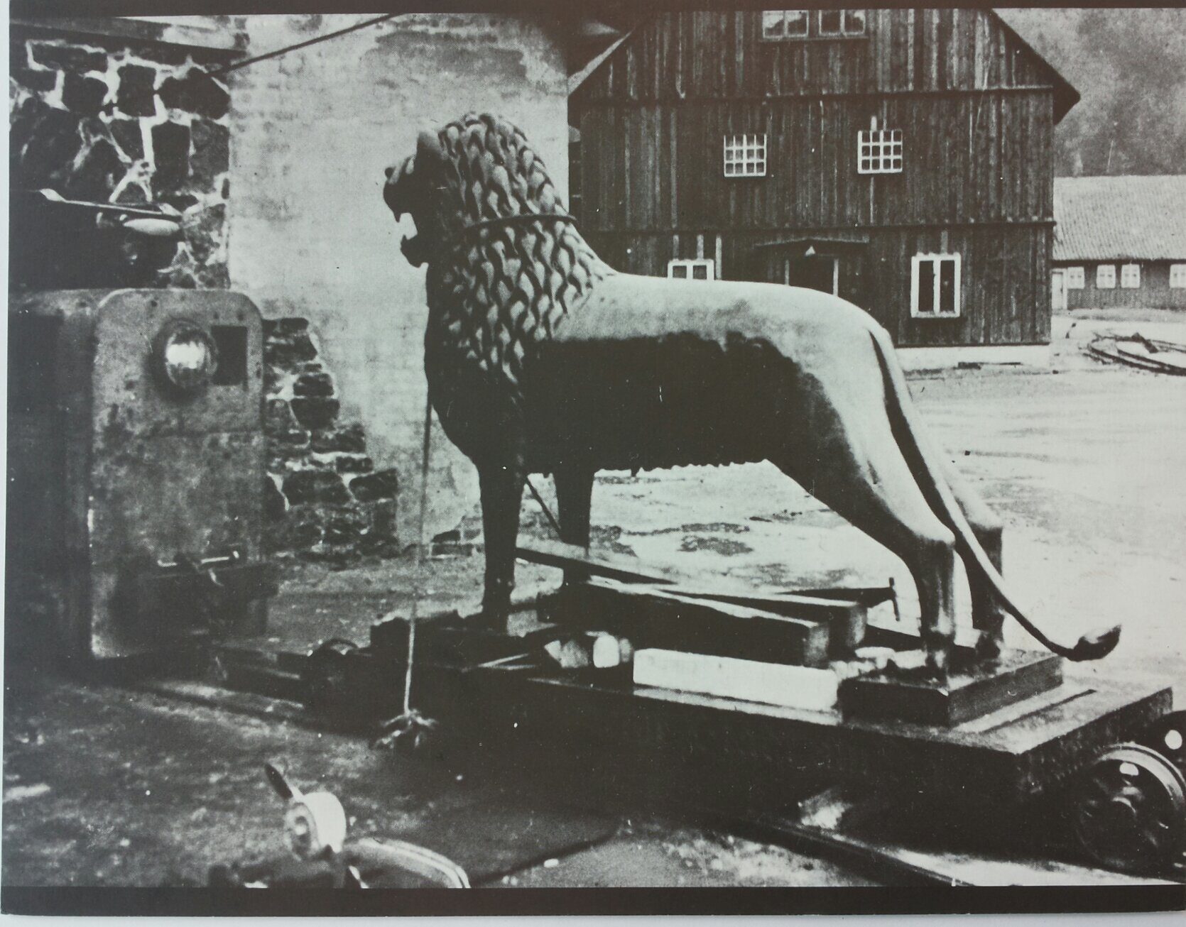 Doch 1943 musste er weichen und er wurde in einem Bergwerksstollen im Rammelsberg vor dem Krieg versteckt (Wird bei Klick vergrößert)