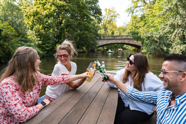 Eine Floßtour auf der Oker. (Wird bei Klick vergrößert)