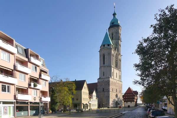 Blick von Norden auf den Wollmarkt mit St. Andreas und Alte Waage (Wird bei Klick vergrößert)