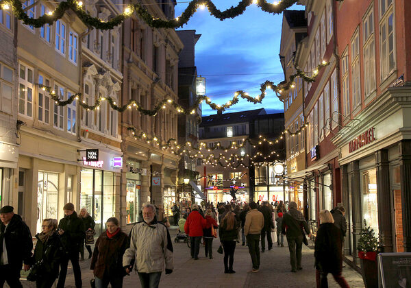 Innenstadt mit Weihnachtsdeko (Wird bei Klick vergrößert)